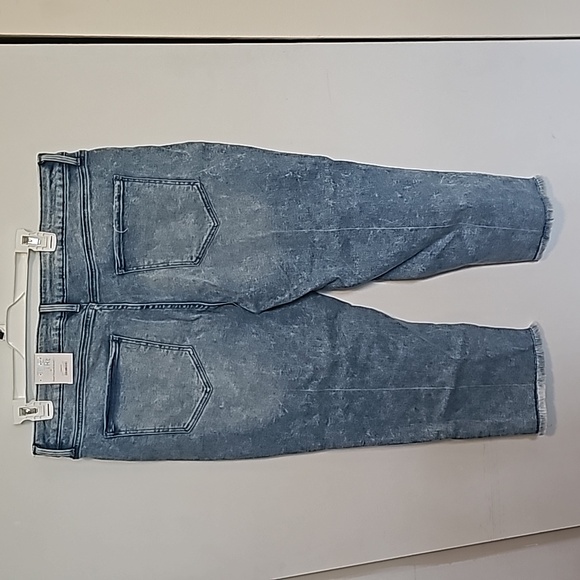 NWT Time & Tru Jeans - Picture 3 of 4
